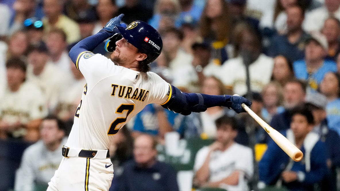 Brewers score: Turang homers, Milwaukee takes NLCS Game 1