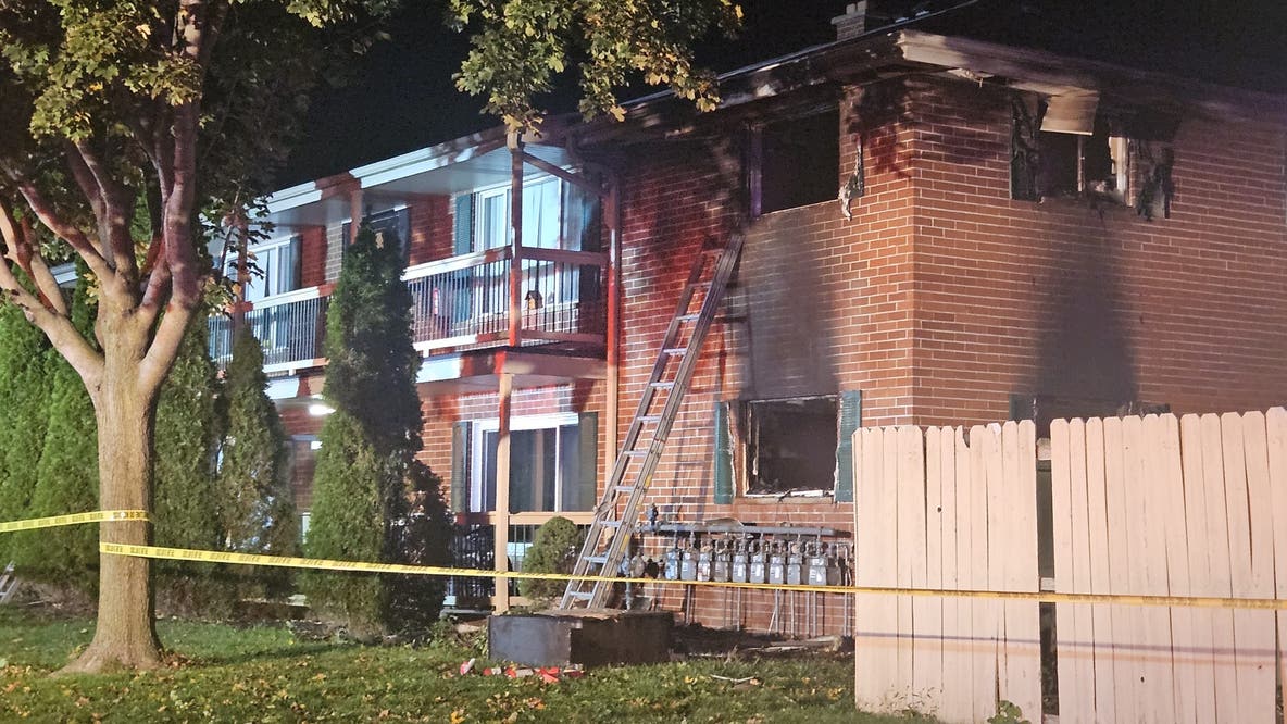 Hartford apartment fire; 12 displaced, 10 pets rescued