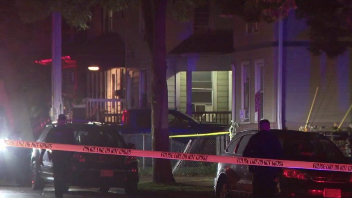Milwaukee police shooting near 7th and Scott, 17-year-old suspect wounded
