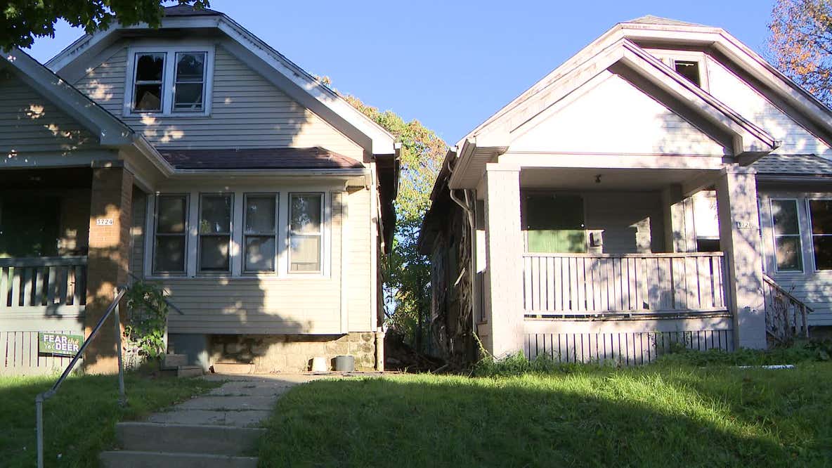 Two Milwaukee homes damaged in fire; no injuries