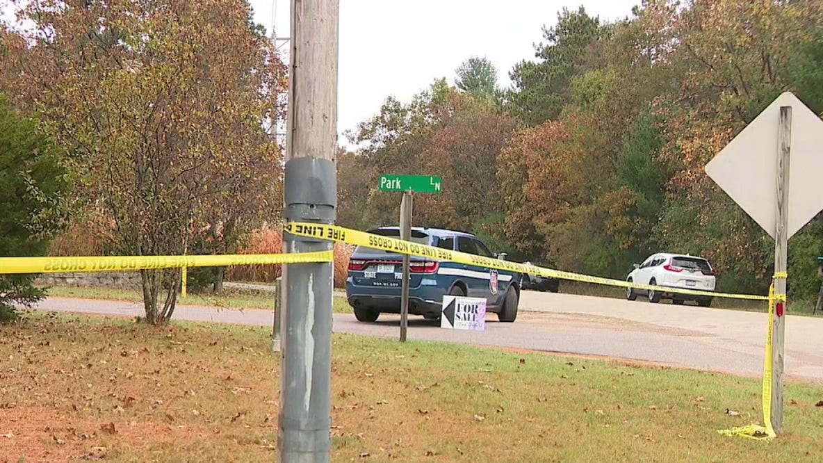 Sauk County plane crash; 5 adults, 1 child dead