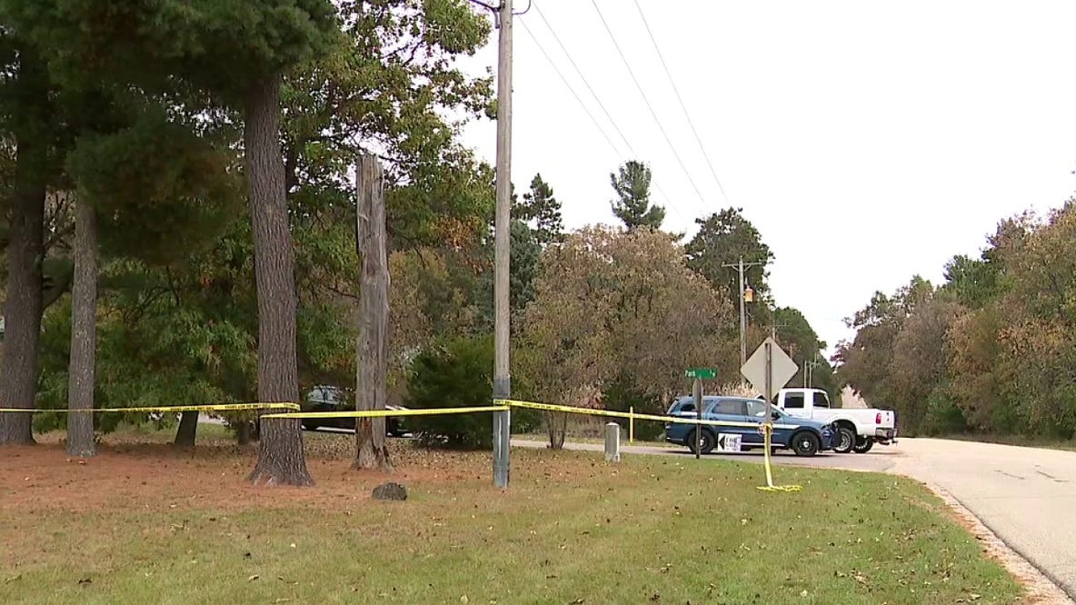 Sauk County plane crash; 5 adults, 1 child dead