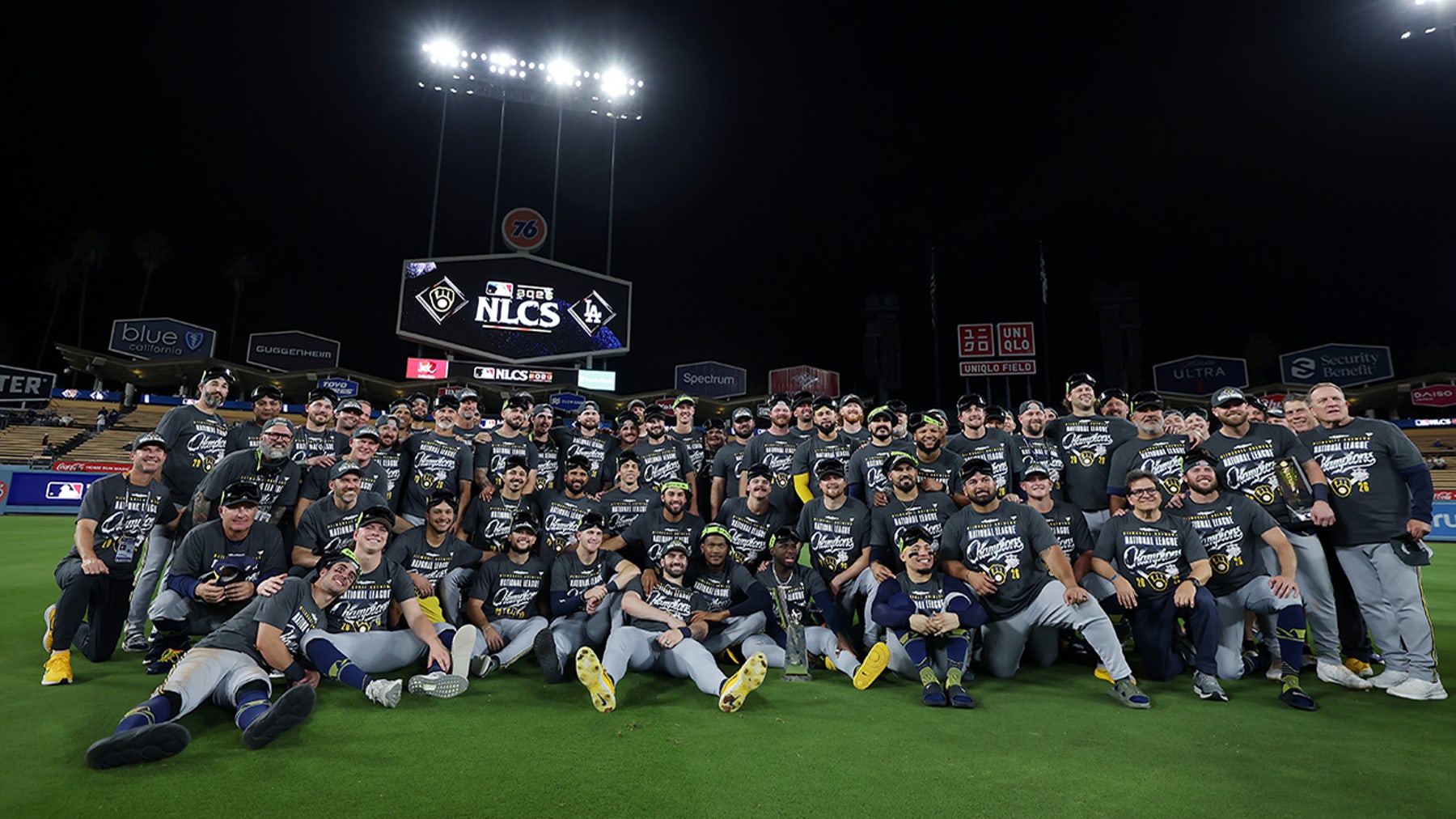 Brewers score: Milwaukee sweeps Los Angeles, heading to World Series