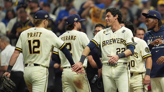 Brewers beat Rays in Game 1 of the World Series