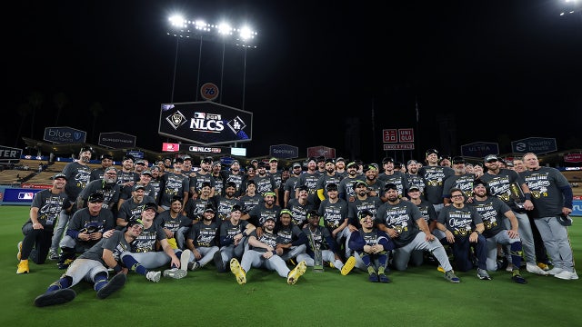 Brewers score: Milwaukee sweeps Los Angeles, heading to World Series