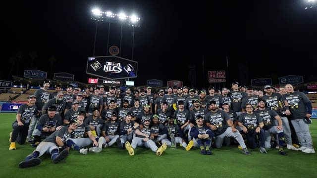 How to avoid World Series ticket scams online