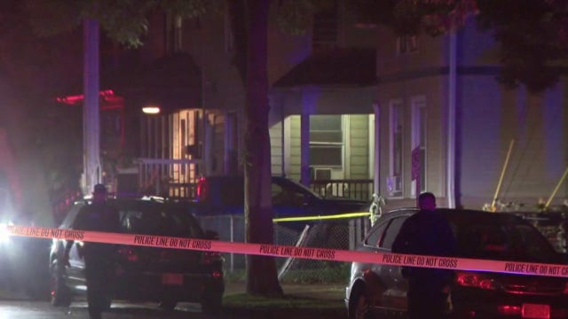 Milwaukee police shooting near 7th and Scott, 17-year-old suspect wounded