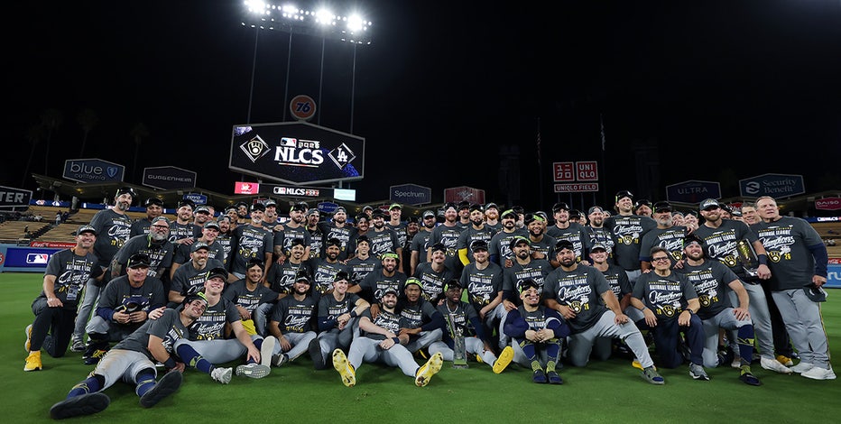 Brewers score: Milwaukee sweeps Los Angeles, heading to World Series