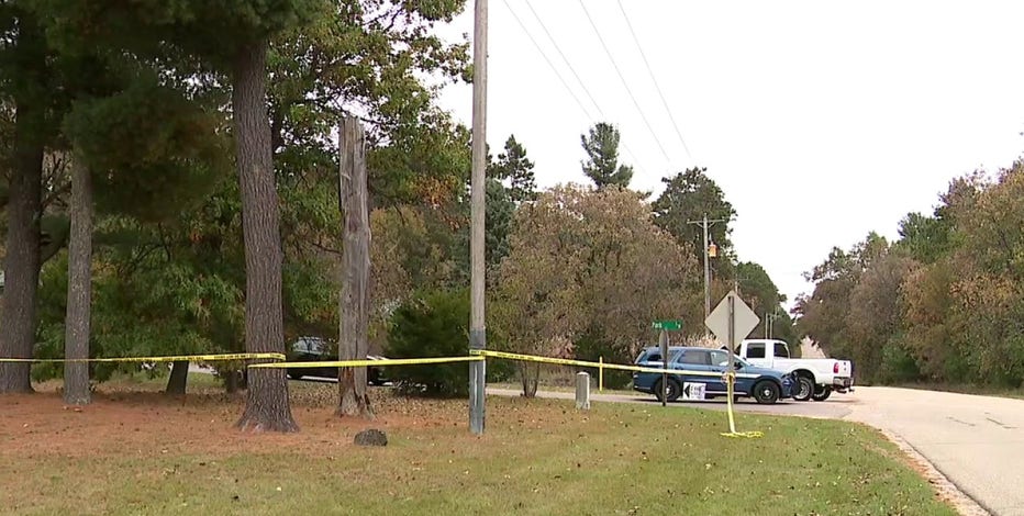 Sauk County plane crash; 5 adults, 1 child dead