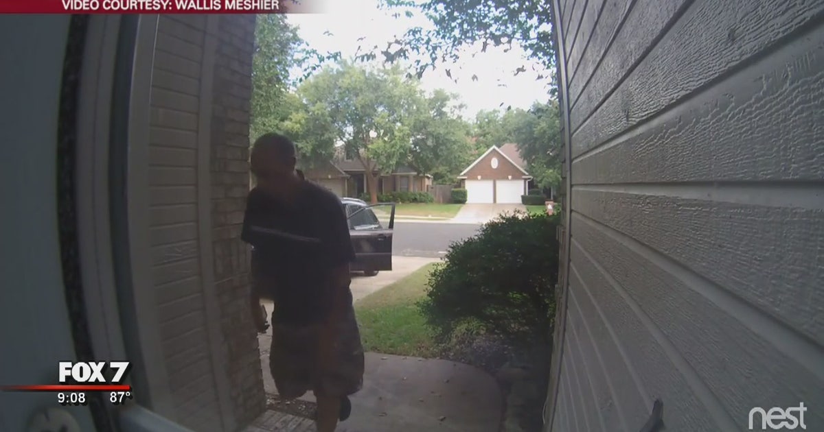Caught on camera: couple catches package thief stealing from doorstep ...