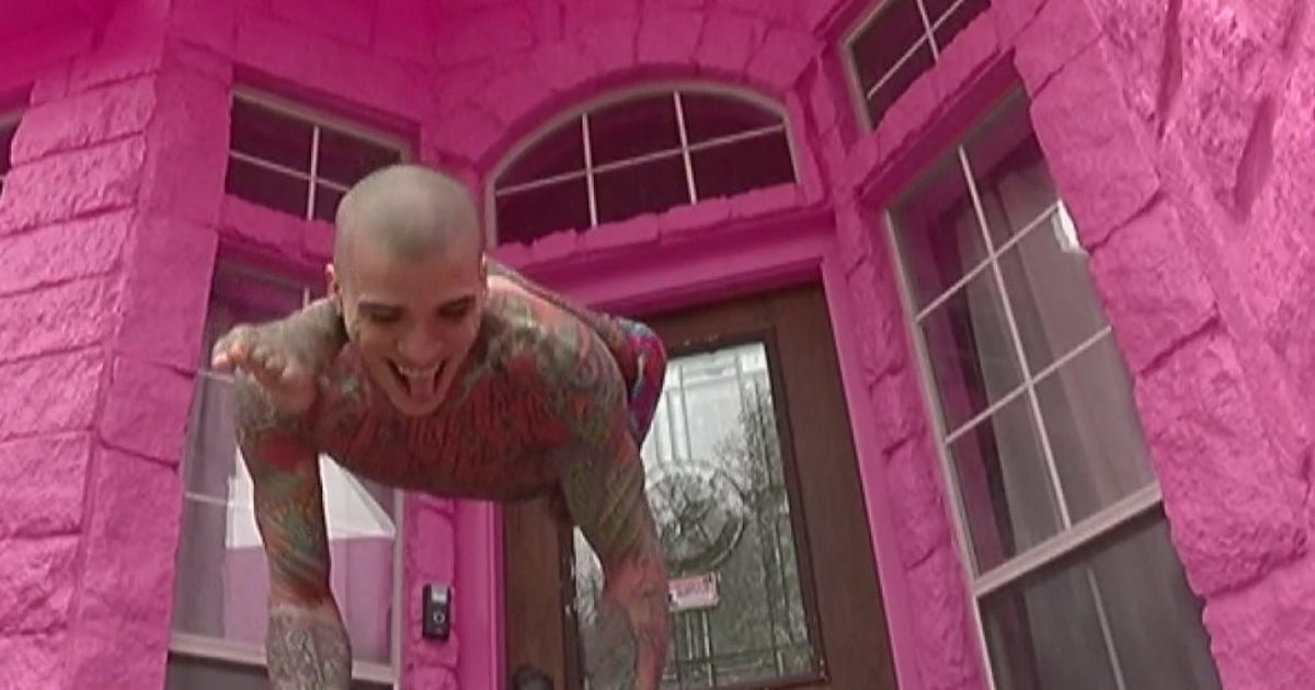 Pink_house_in_Pflugerville_0_6