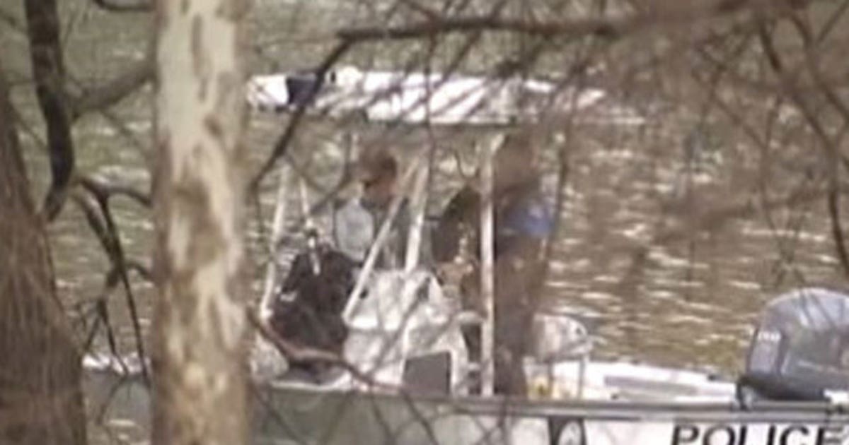 Man's body found in Lady Bird Lake | FOX 7 Austin
