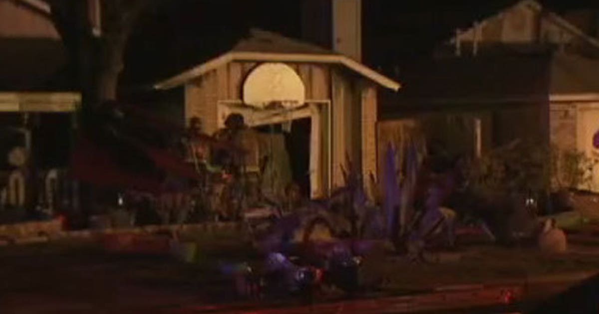Eight displaced after South Austin fire | FOX 7 Austin