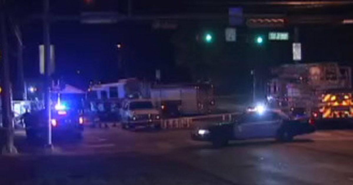 Man killed in overnight auto pedestrian crash | FOX 7 Austin