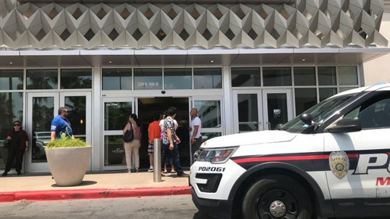 Jewelry store robbery not an active shooter incident at
