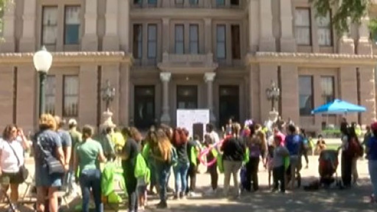Mental Health Advocates Rally At Capitol To Tackle Mental Illness Stigma