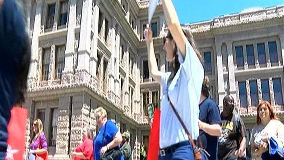 Hundreds rally at Capitol asking lawmakers to make charter school funding a priority