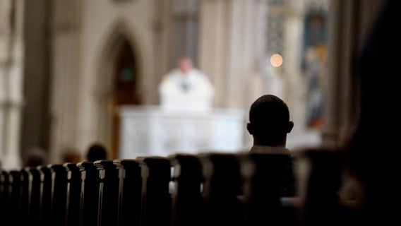 Gov. Abbott, AG Paxton provide joint guidance for religious services during COVID-19 pandemic