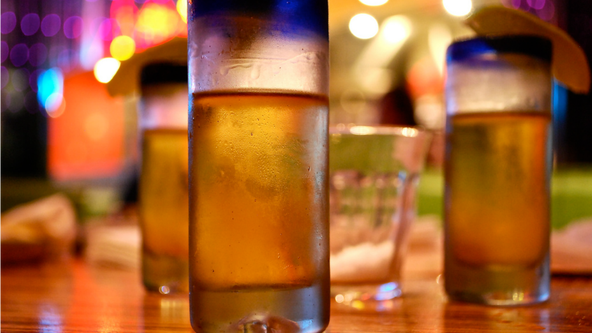Abbott waives regulations to allow restaurants to deliver alcohol