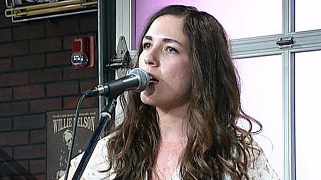 Music in the Morning: Lauren Shera
