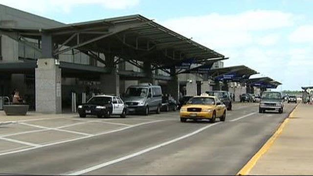 Lyft and Uber to continue service at ABIA