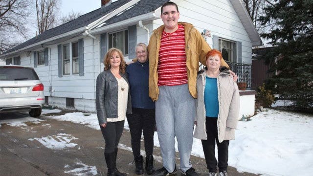 7-foot-tall Michigan teen can't stop growing
