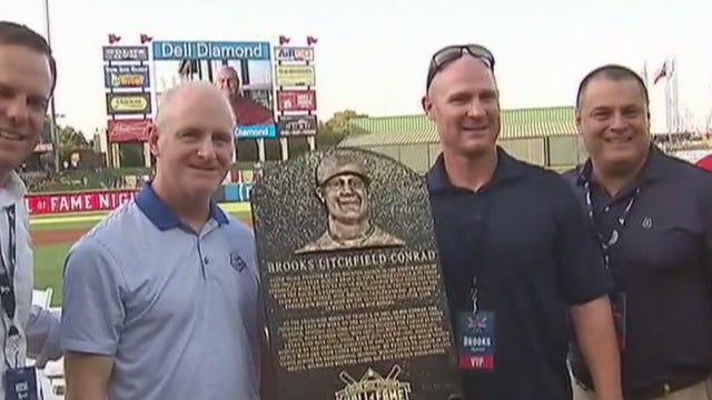 Brooks Conrad inducted into RR Express Hall of Fame