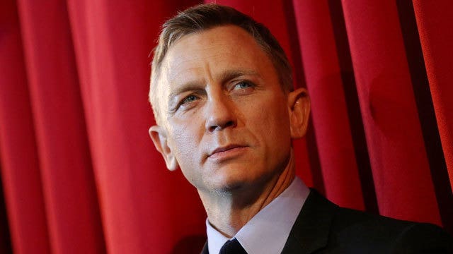 Daniel Craig announces return as James Bond