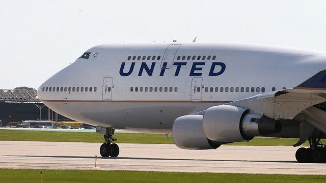 United Airlines goes 10 seats across