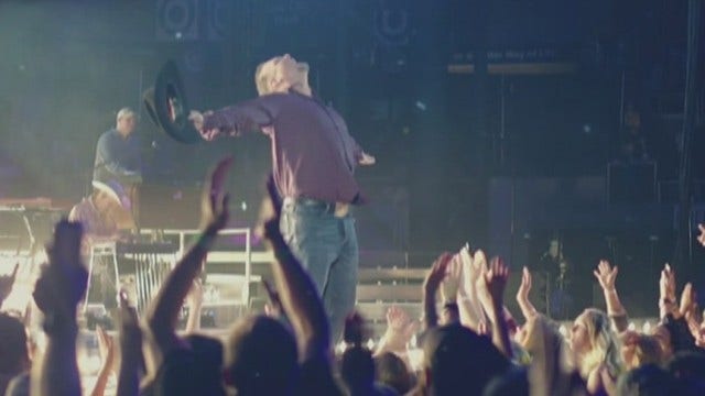 Garth Brooks spills the beans on upcoming tour