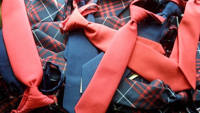 US judge: School's rule for girls to wear skirts breaks law