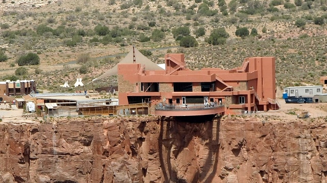 Tourist falls taking photos at Grand Canyon, body recovered