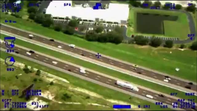 Suspect caught during police chase because he stops for gas