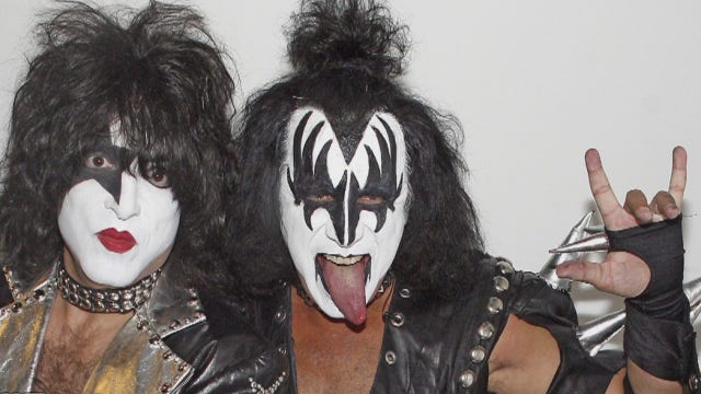 UT upset about Gene Simmons trying to trademark similar Hook ‘em gesture