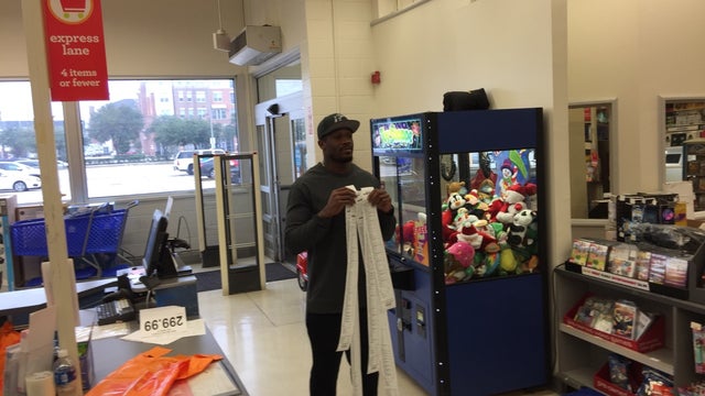 Andre Johnson shopping spree giving kids gifts of a lifetime