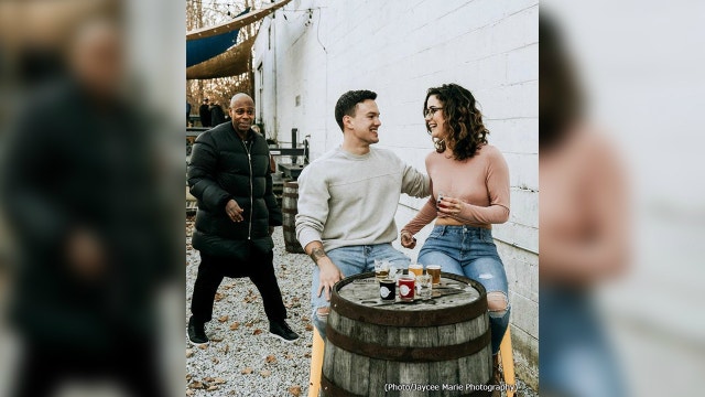 Dave Chappelle photobombs Ohio couple's engagement session