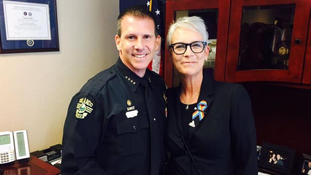 Jamie Lee Curtis vists Orlando Police Department
