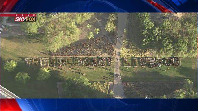 Volunteers plant 15K American flags in honor of fallen military heroes