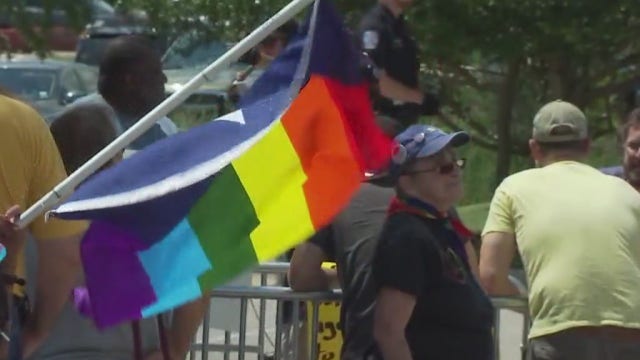 Leander Family Pride Festival and Story Time draws over 200 demonstrators