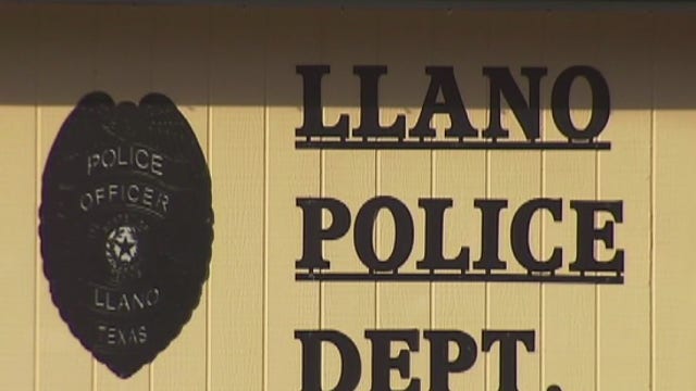 Kansas woman in custody after crashing truck into other cars on Llano bridge: police