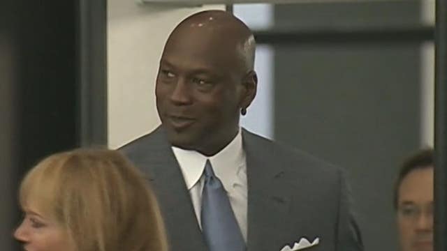 Michael Jordan sues grocery chain over 'congratulations' ad