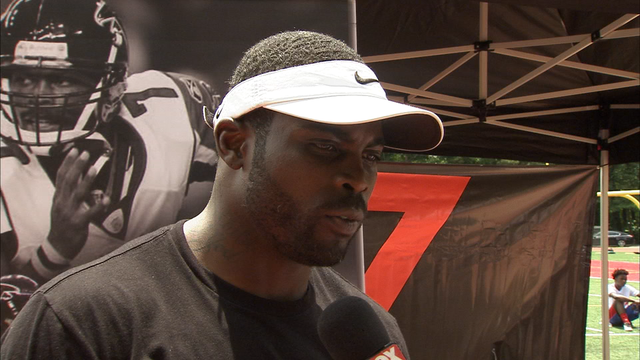 Michael Vick clears up rumors of ‘Falcons retirement'