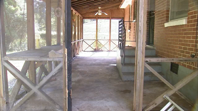 Landlord discovers dead man while showing house to renter