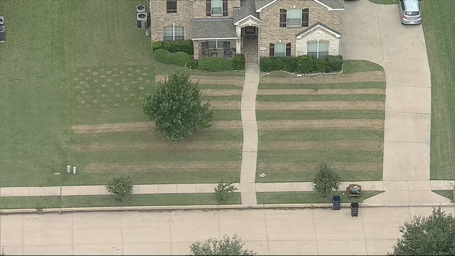 North Texas teen mows United States flag design into front lawn to honor soldier