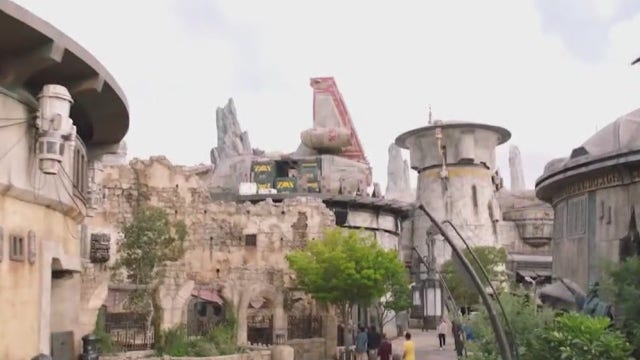 Star Wars: Galaxy's Edge opens at Disneyland