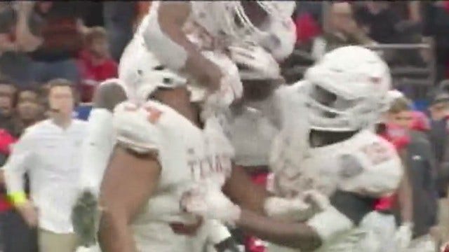 Texas ends season in AP poll top 10, Clemson is No. 1 for 3rd time