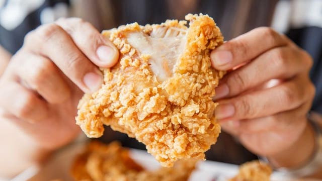 SoCal restaurant 'proudly' serves Popeyes chicken as their own, charges $13