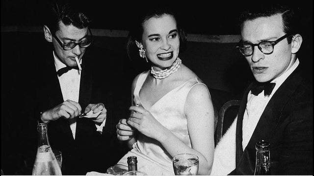Gloria Vanderbilt, heiress, jeans queen, dies at 95