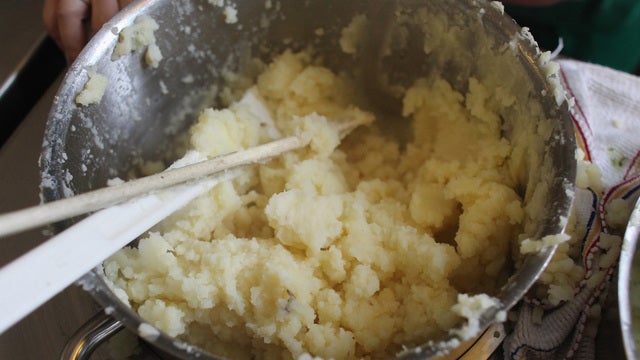 Mysterious bowls of mashed potatoes confuse Mississippians