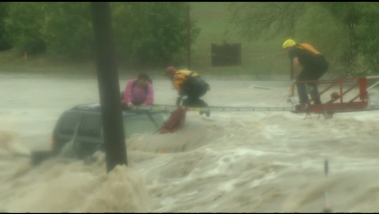 5d0cac1e-080717_kabb_water_rescue_kdfwbcme01.mpg_11.14.23.16_1502124541865.png